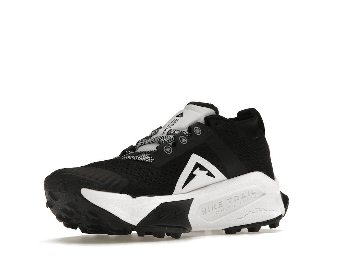 Vue 15 de Nike ZoomX Zegama Trail Black White 