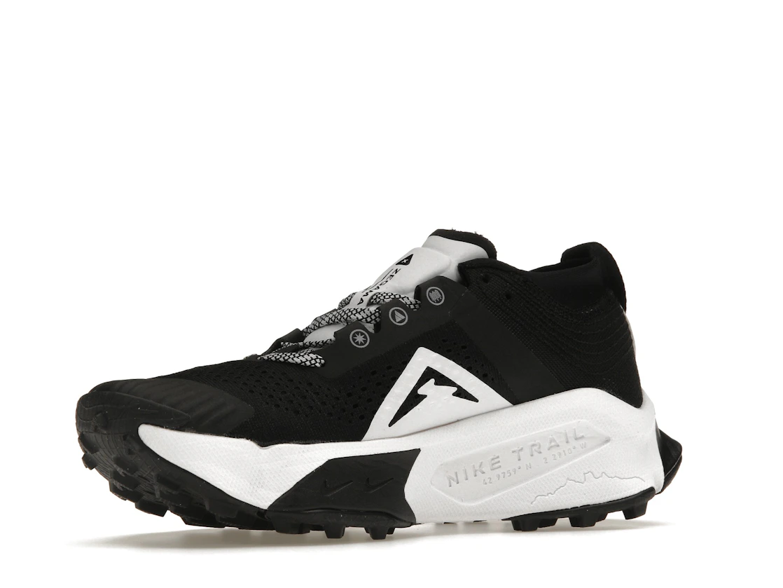 Vue 16 de Nike ZoomX Zegama Trail Black White 