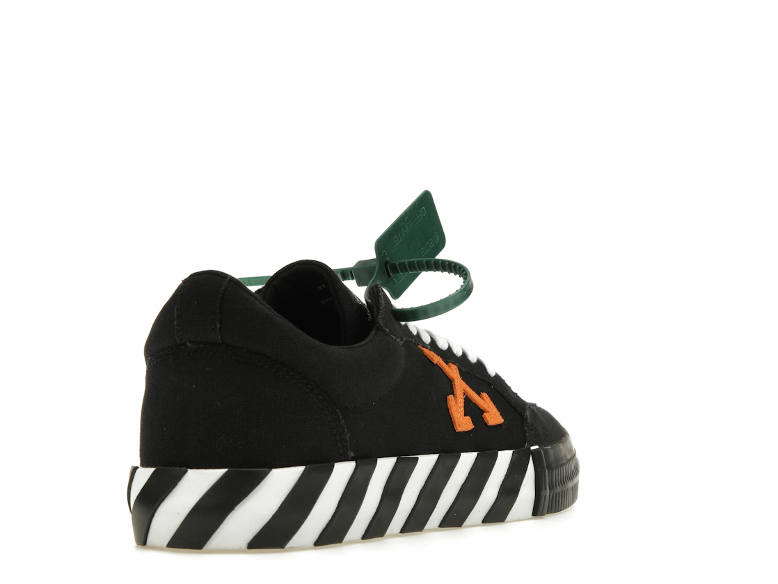 Vue 31 de OFF-WHITE Vulc Low Top Black Orange