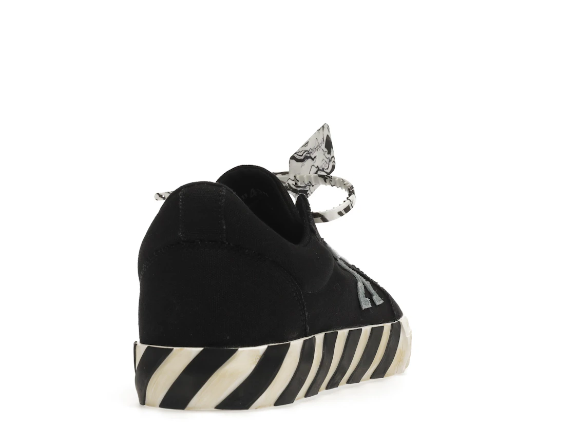 Vue 30 de OFF-WHITE Vulc Low Black Light Blue Arrow
