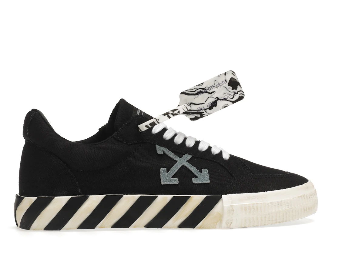 Vue 36 de OFF-WHITE Vulc Low Black Light Blue Arrow