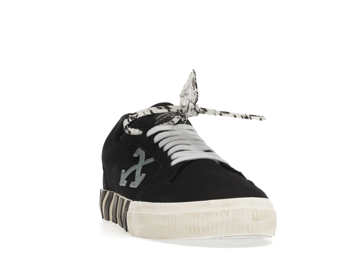 Vue 8 de OFF-WHITE Vulc Low Black Light Blue Arrow