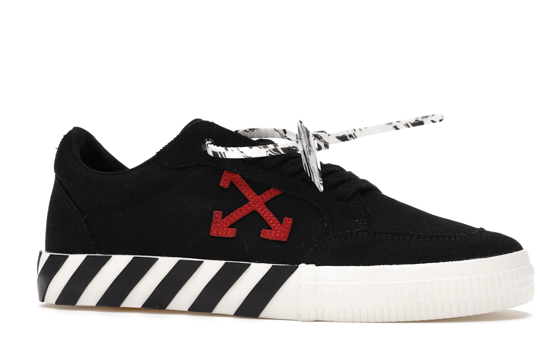 Vue 3 de OFF-WHITE Vulc Low Black Red Arrow FW20