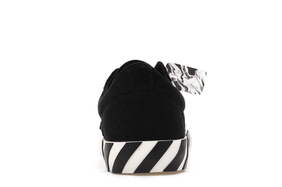 Vue 28 de OFF-WHITE Vulc Low Black Red Arrow FW20