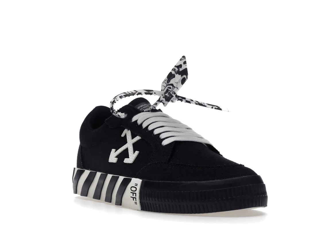 Vue 7 de OFF-WHITE Vulc Low Black White Arrow SS21