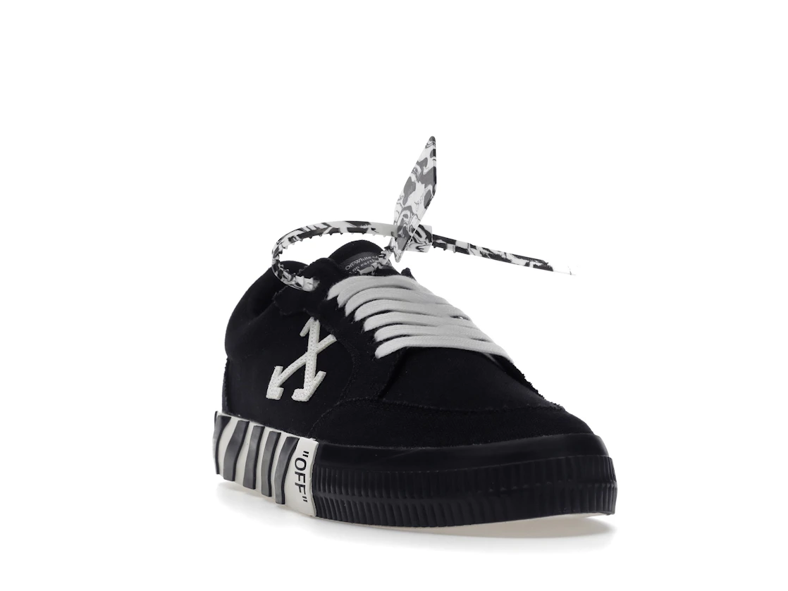 Vue 8 de OFF-WHITE Vulc Low Black White Arrow SS21