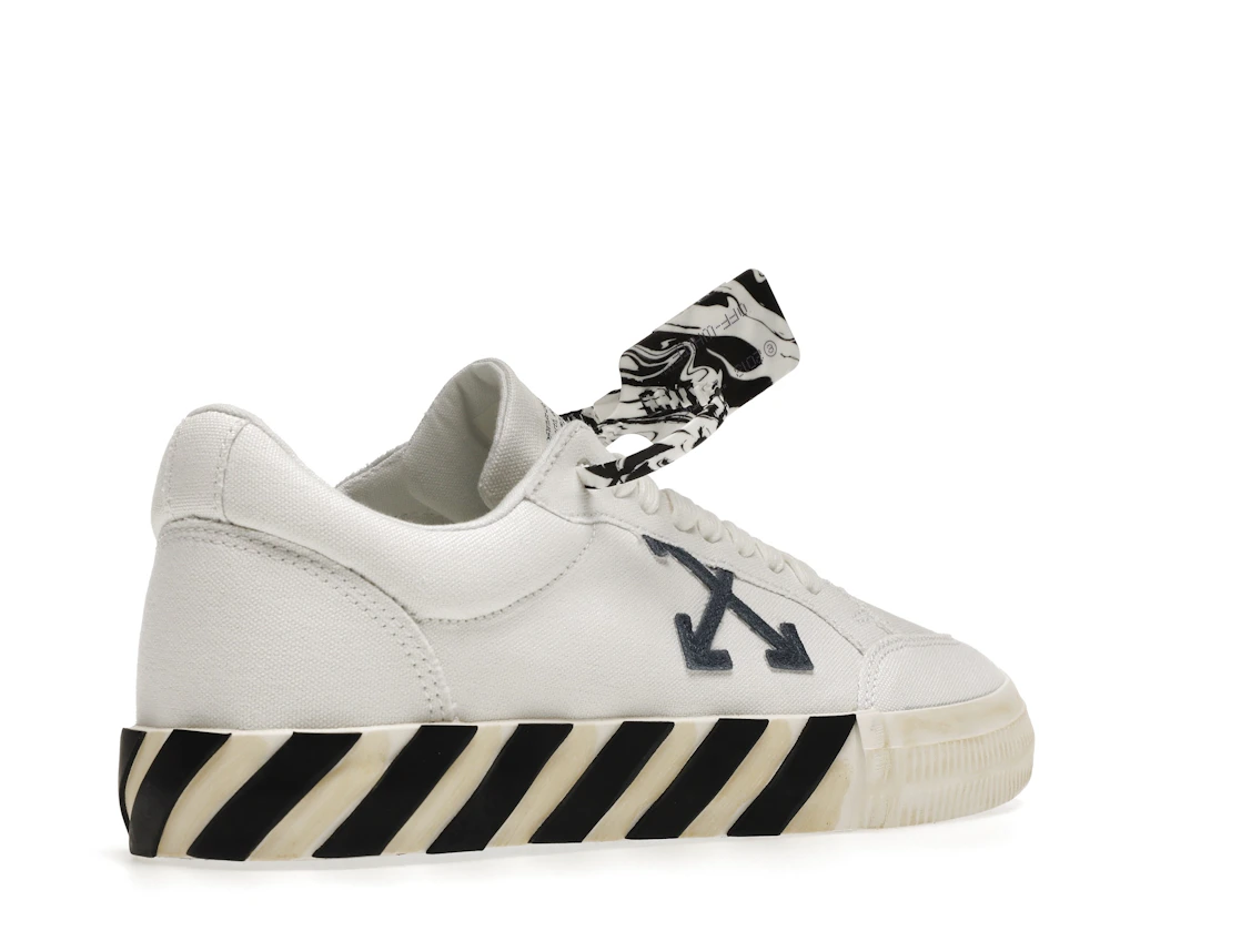Vue 33 de OFF-WHITE Vulc Low Navy Arrow