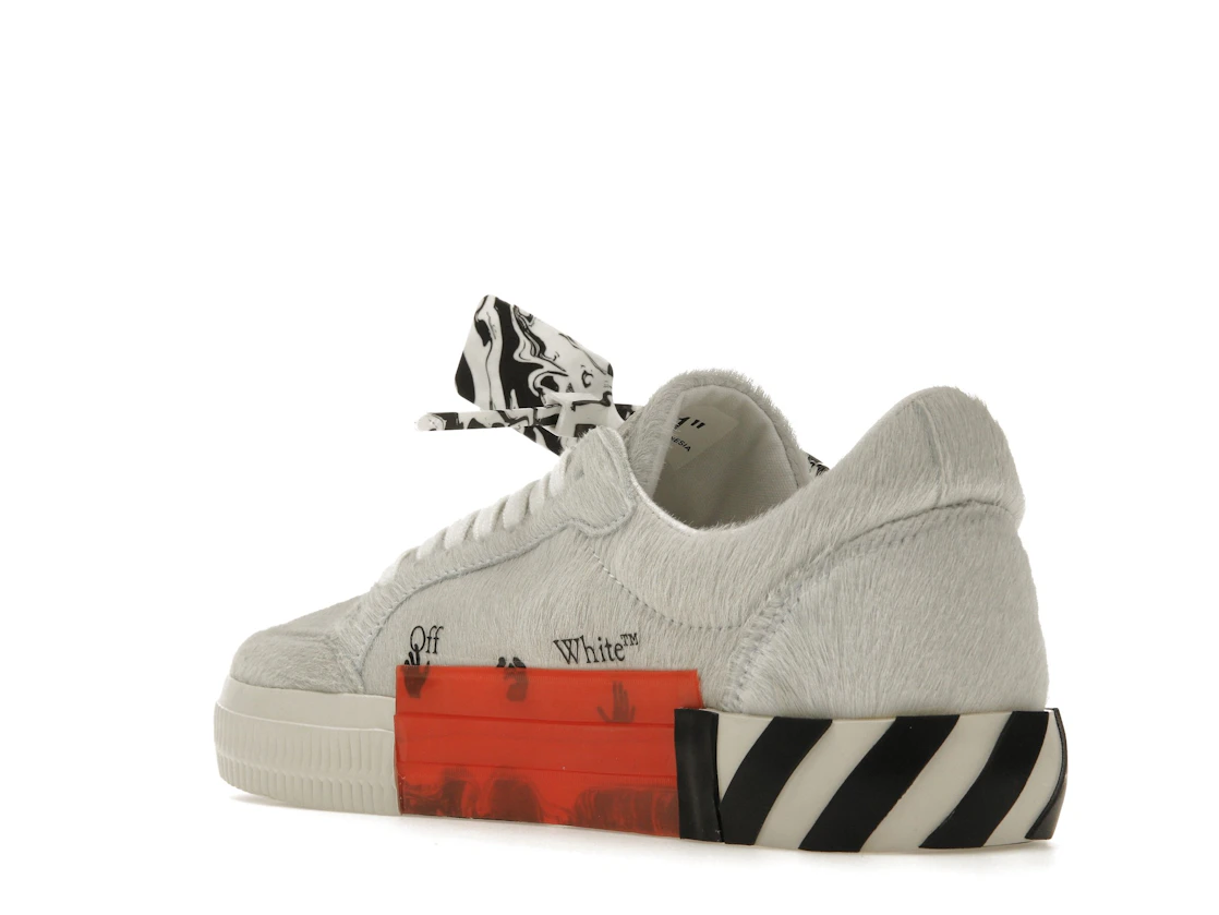 Vue 24 de OFF-WHITE Vulc Low White Black Arrow FW 20