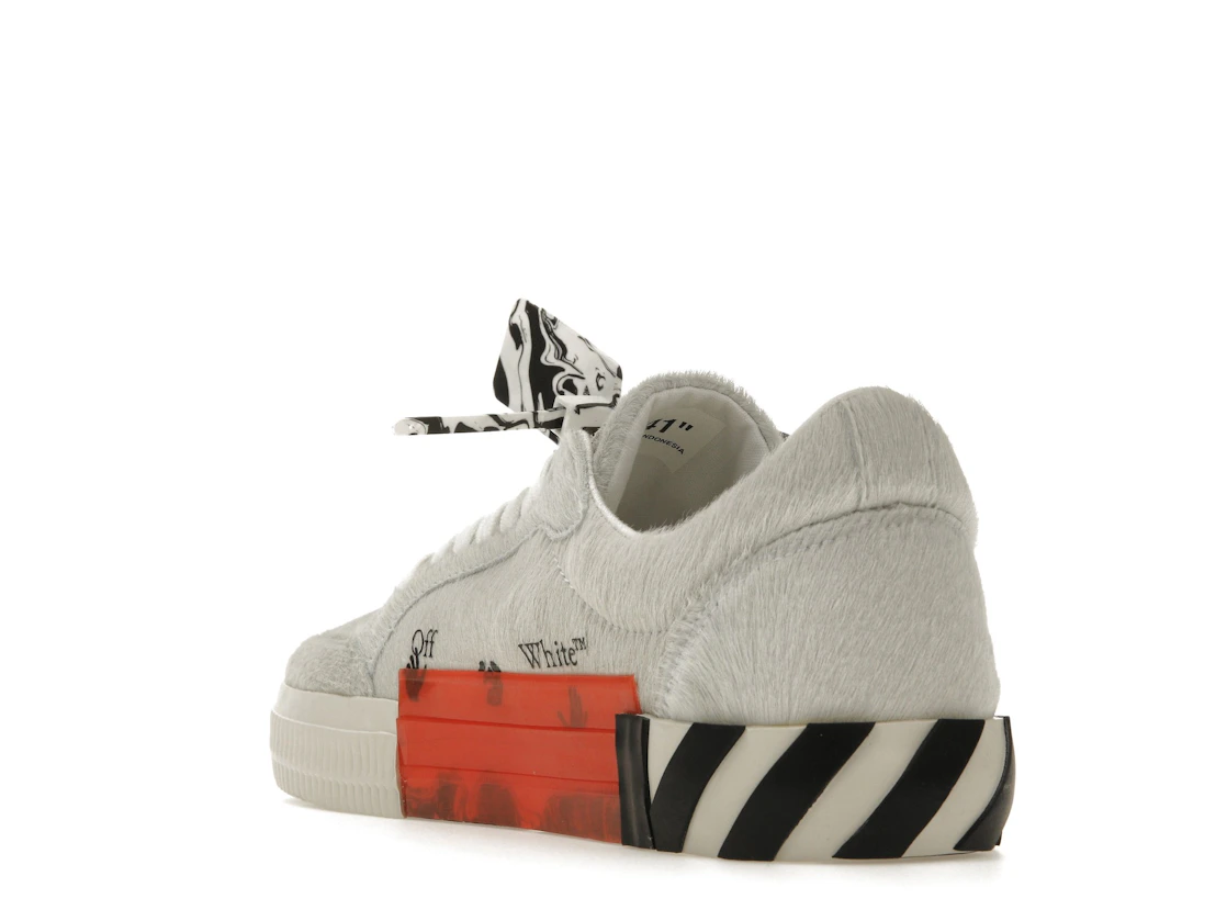 Vue 25 de OFF-WHITE Vulc Low White Black Arrow FW 20