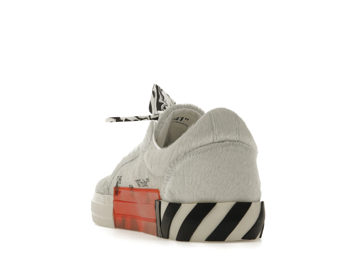 Vue 26 de OFF-WHITE Vulc Low White Black Arrow FW 20