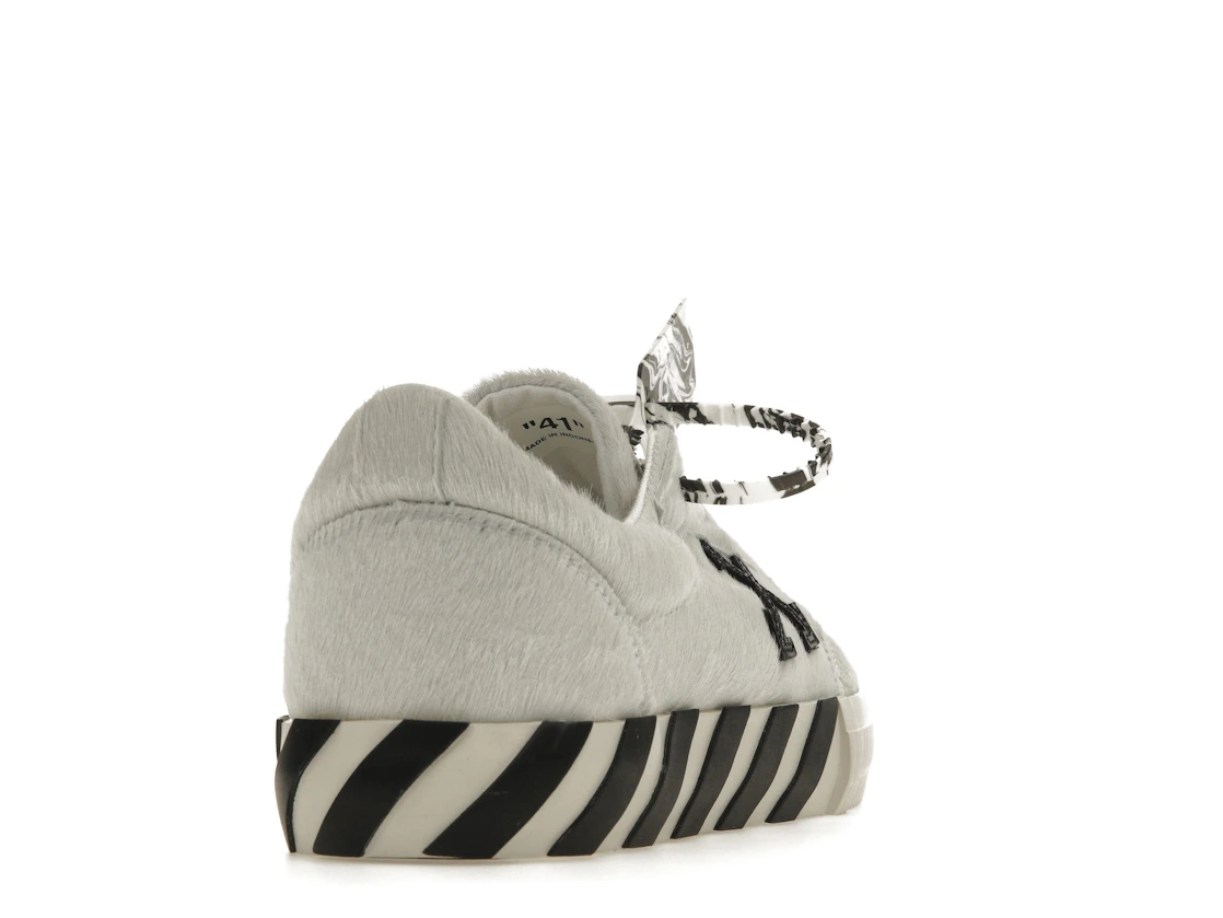 Vue 30 de OFF-WHITE Vulc Low White Black Arrow FW 20