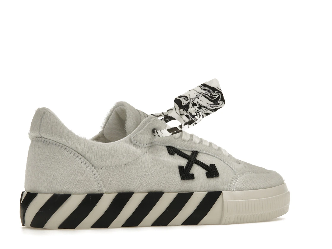Vue 34 de OFF-WHITE Vulc Low White Black Arrow FW 20