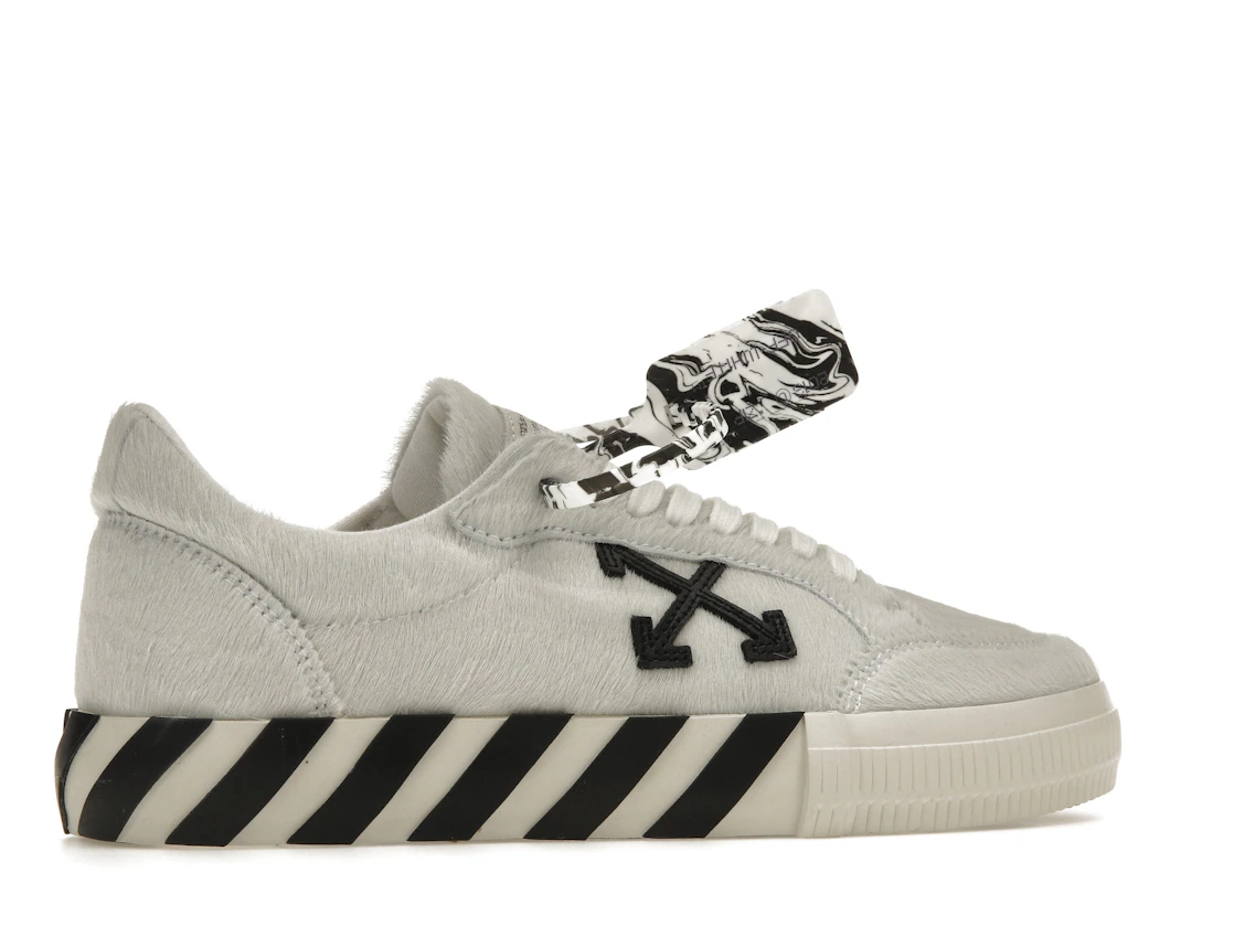Vue 35 de OFF-WHITE Vulc Low White Black Arrow FW 20
