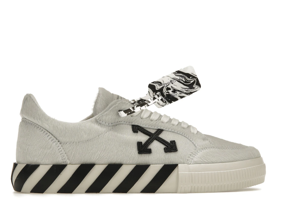 Vue 36 de OFF-WHITE Vulc Low White Black Arrow FW 20