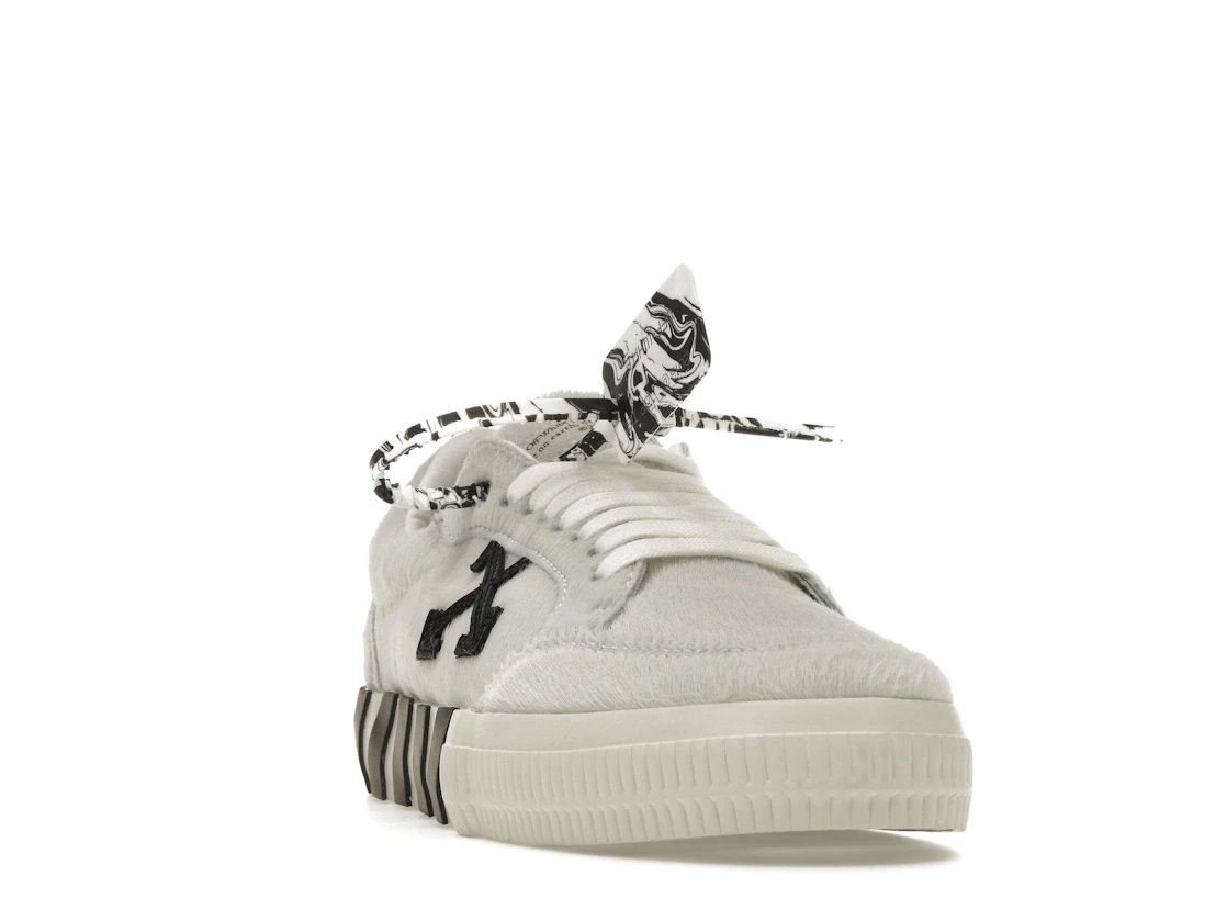 Vue 8 de OFF-WHITE Vulc Low White Black Arrow FW 20