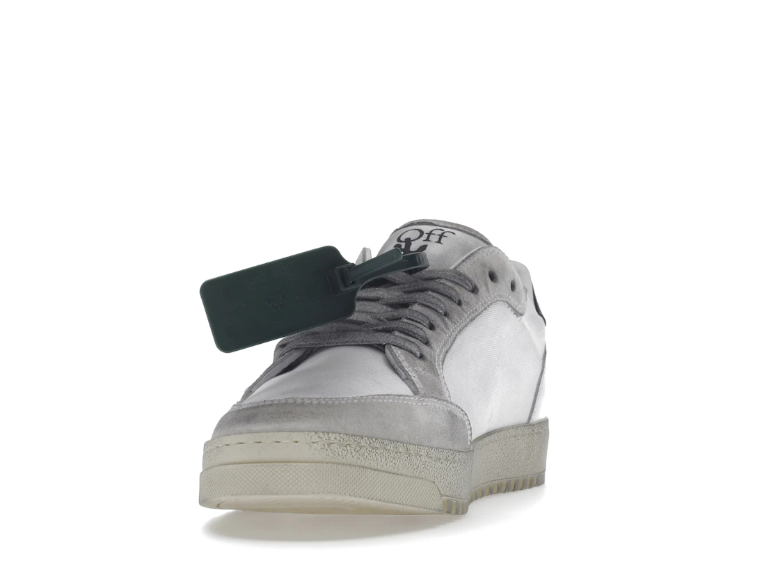 Vue 12 de OFF-WHITE Vulcanized 5.0 Low Top Distressed White White