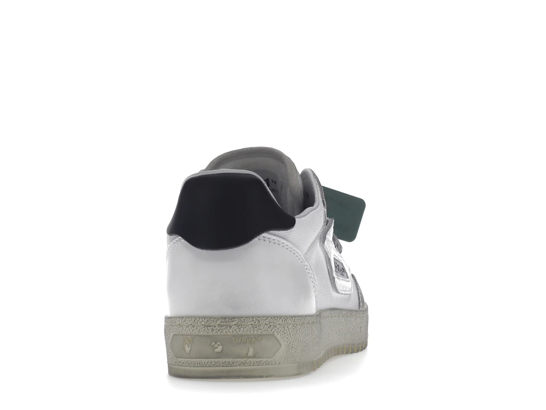 Vue 29 de OFF-WHITE Vulcanized 5.0 Low Top Distressed White White