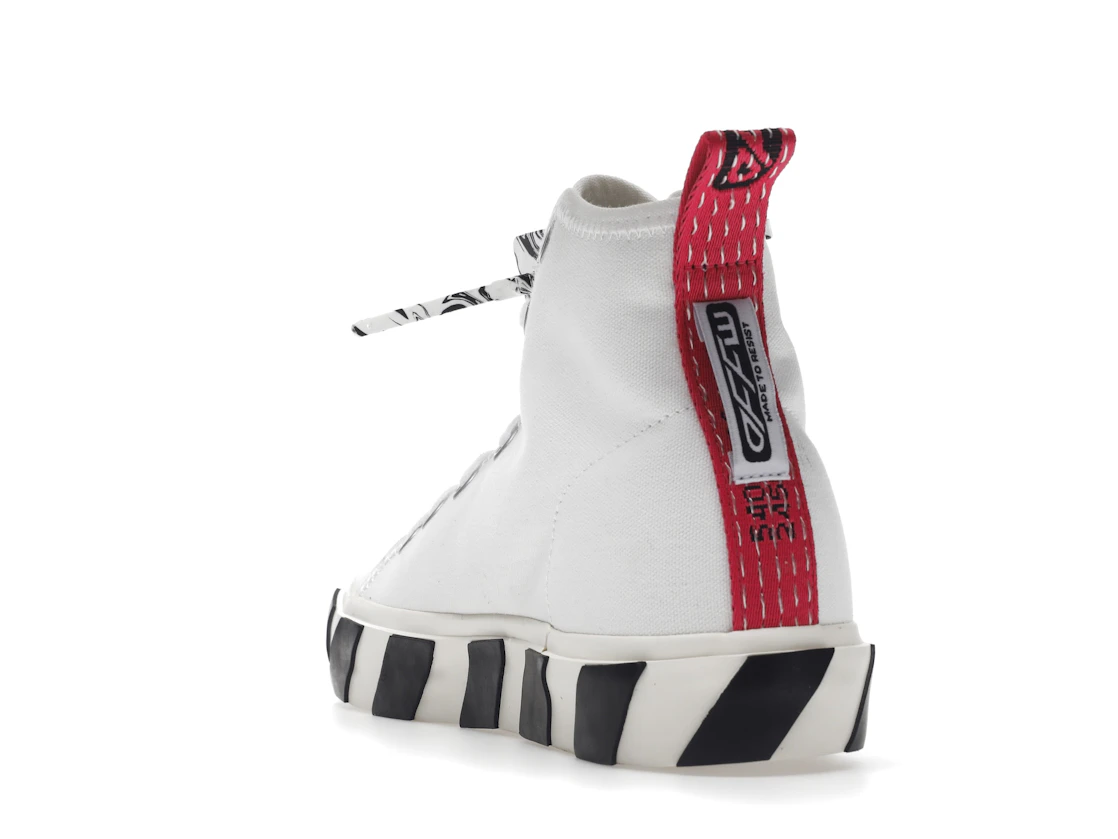 Vue 26 de OFF-WHITE Vulcanized Mid Top Black Arrow