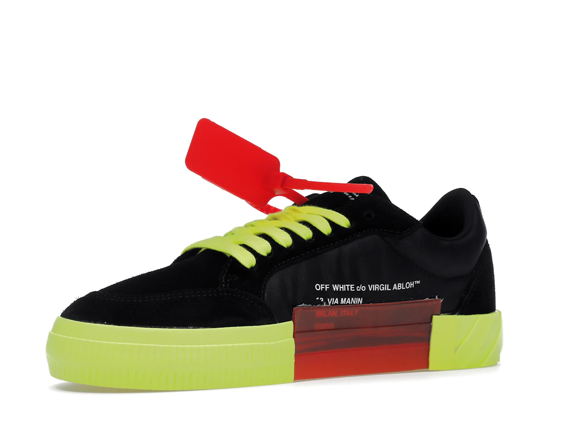 Vue 16 de Off-White Low Vulc Black Fluo Yellow