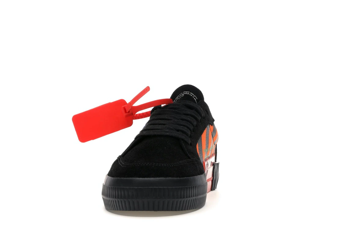 Vue 11 de Off-White Low Vulc Black Orange