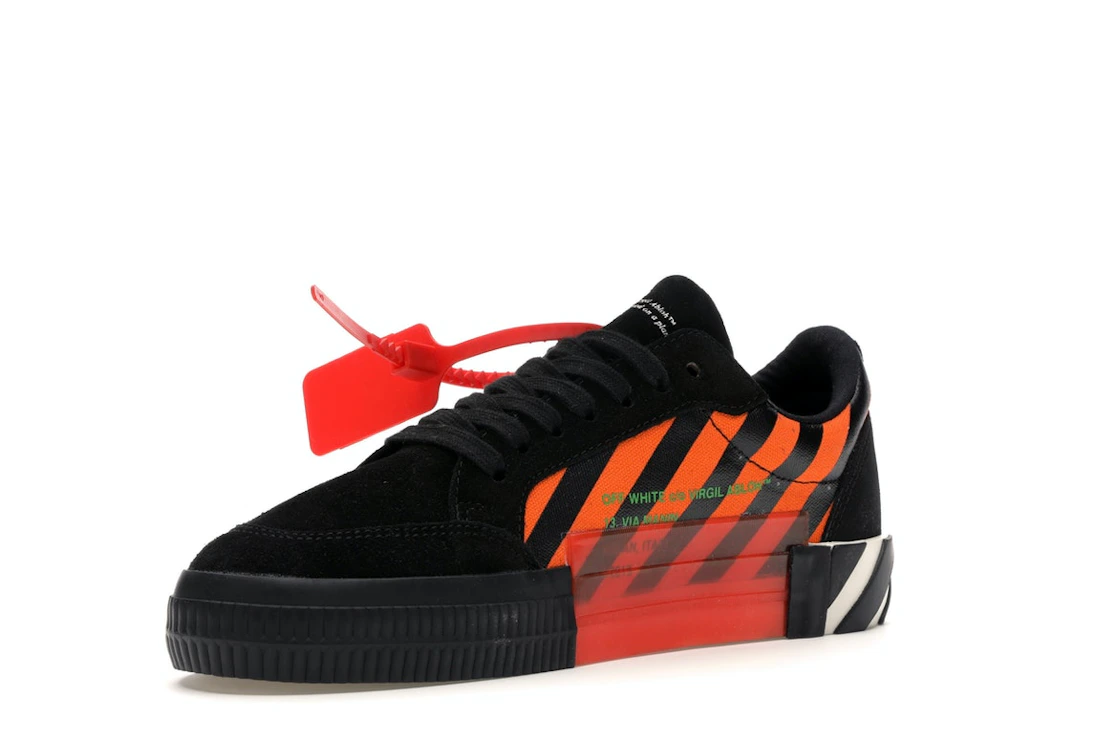 Vue 15 de Off-White Low Vulc Black Orange