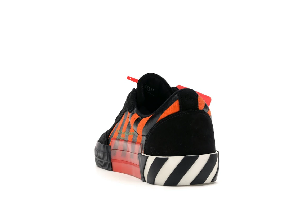 Vue 26 de Off-White Low Vulc Black Orange