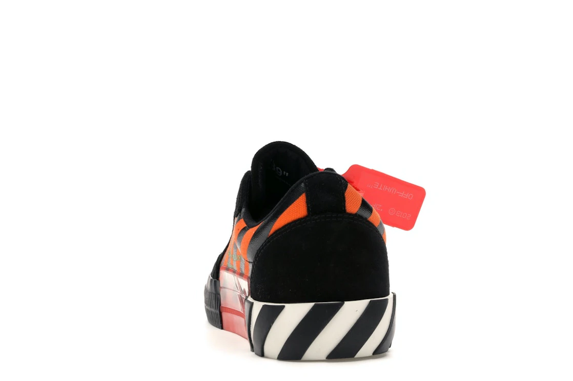 Vue 27 de Off-White Low Vulc Black Orange