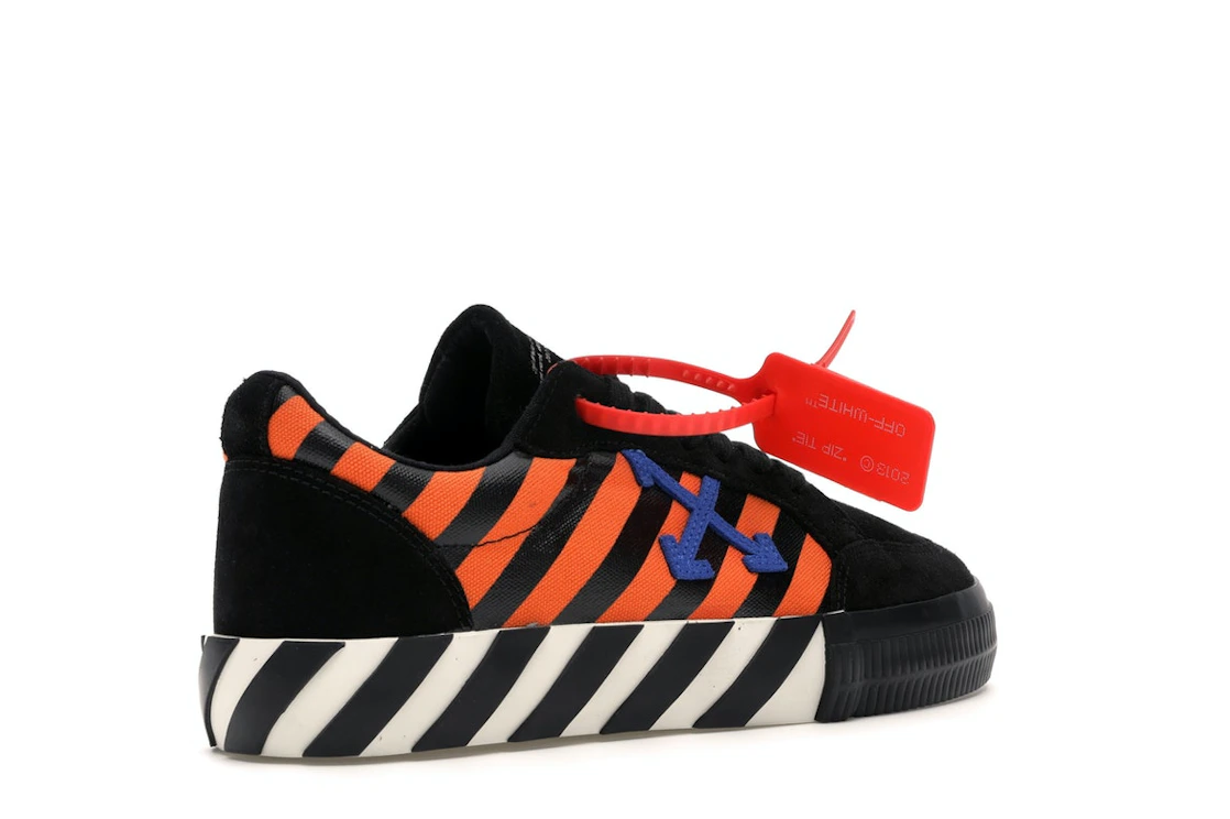 Vue 33 de Off-White Low Vulc Black Orange