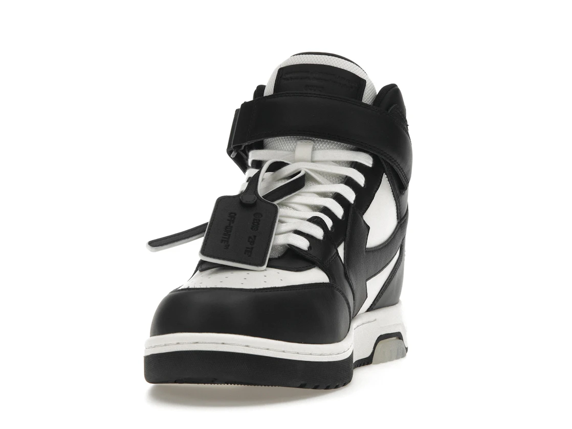 Vue 12 de Off-White Out Of Office Mid Top Panda