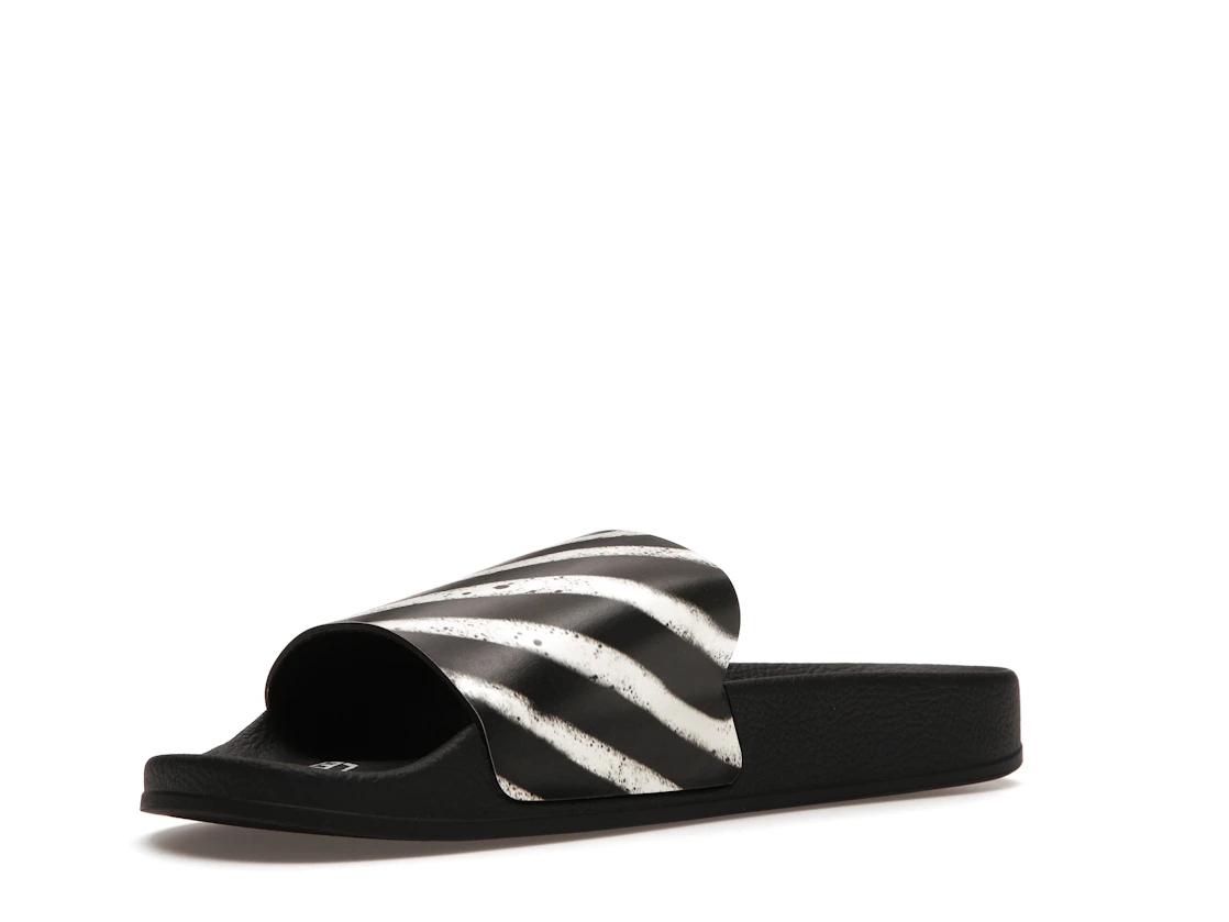 Vue 15 de Off-White Spray Stripes Slides Black