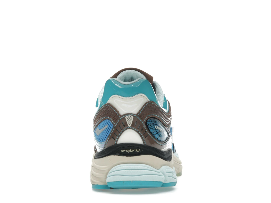 Vue 28 de Saucony ProGrid Omni 9 Footpatrol Blue Brown