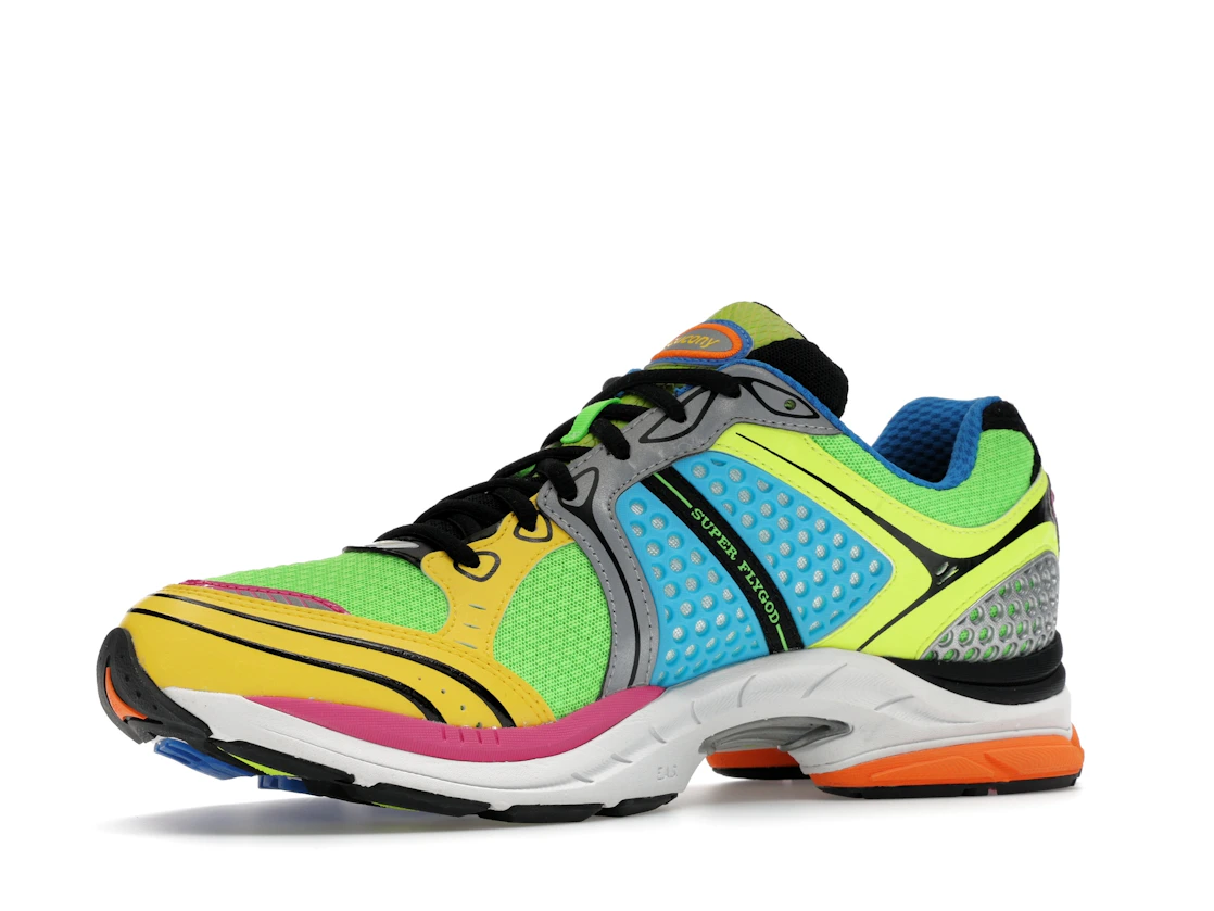 Vue 16 de Saucony ProGrid Triumph 4 Westside Gunn Super Flygod