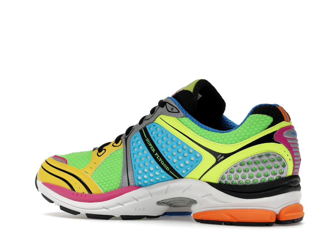 Vue 22 de Saucony ProGrid Triumph 4 Westside Gunn Super Flygod