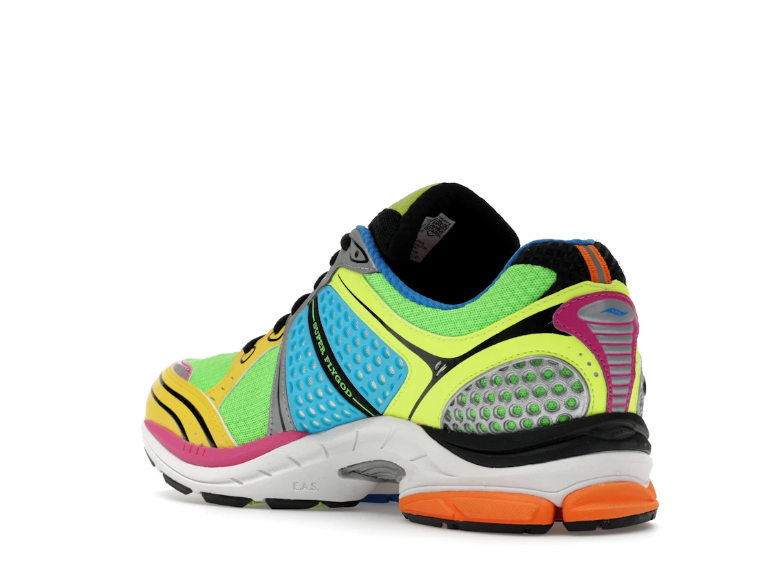 Vue 24 de Saucony ProGrid Triumph 4 Westside Gunn Super Flygod