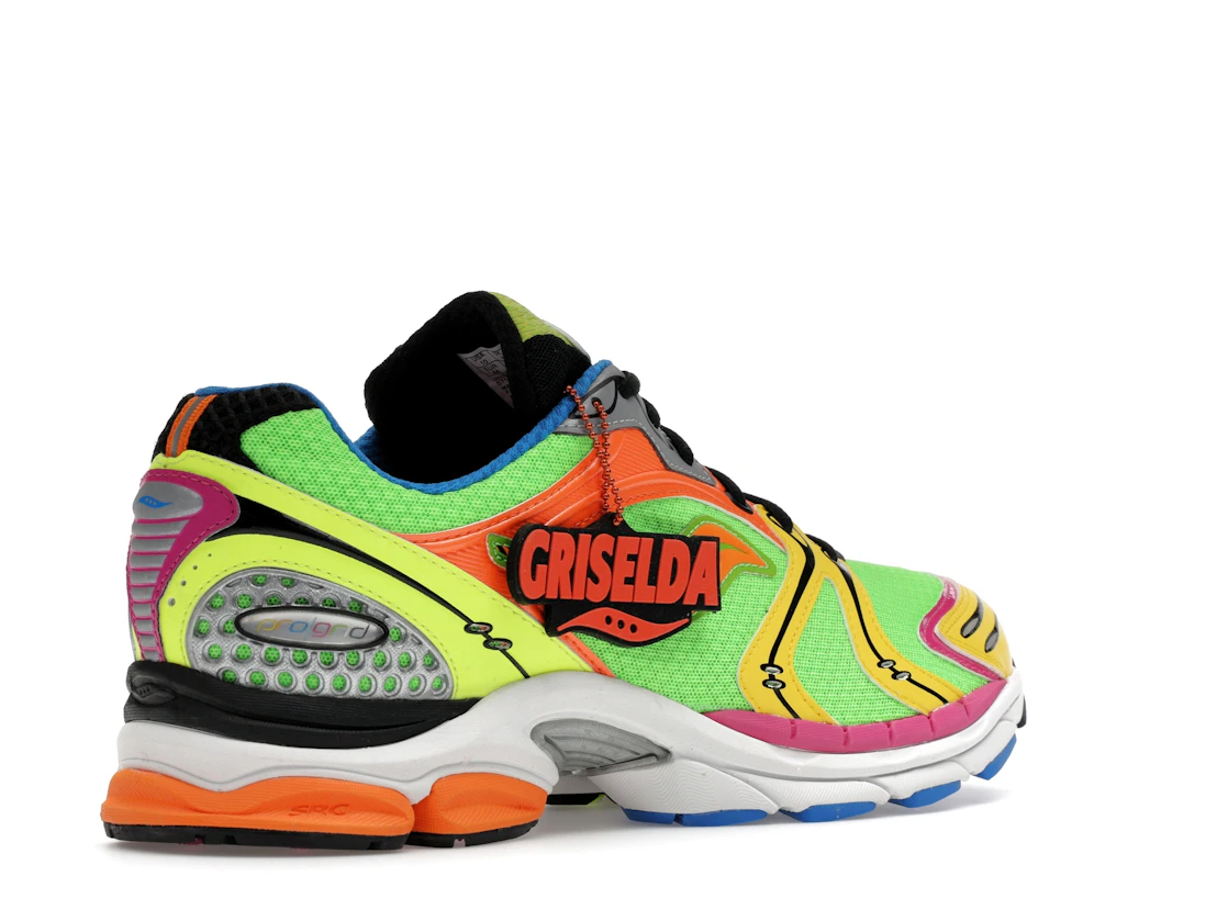 Vue 33 de Saucony ProGrid Triumph 4 Westside Gunn Super Flygod