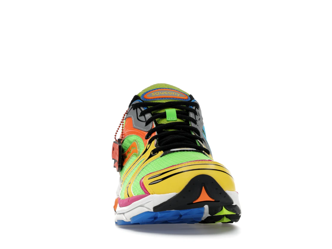 Vue 9 de Saucony ProGrid Triumph 4 Westside Gunn Super Flygod