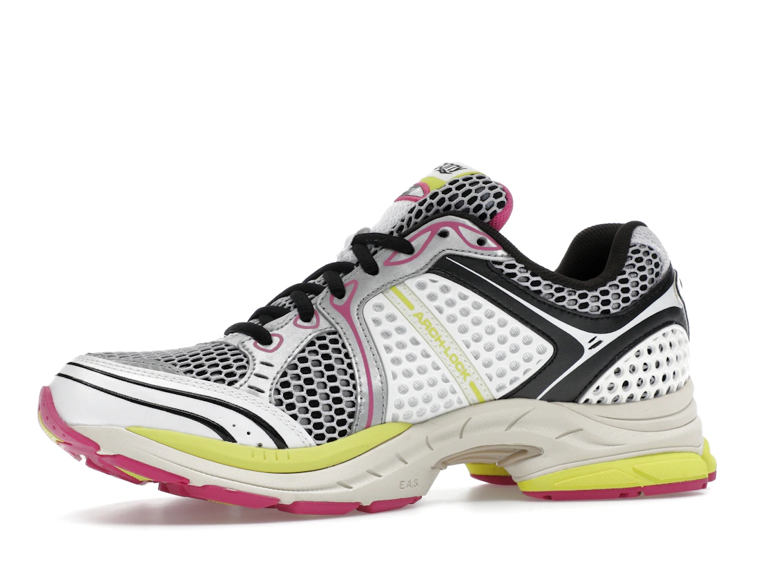 Vue 17 de Saucony ProGrid Triumph 4 White Fluo Pink