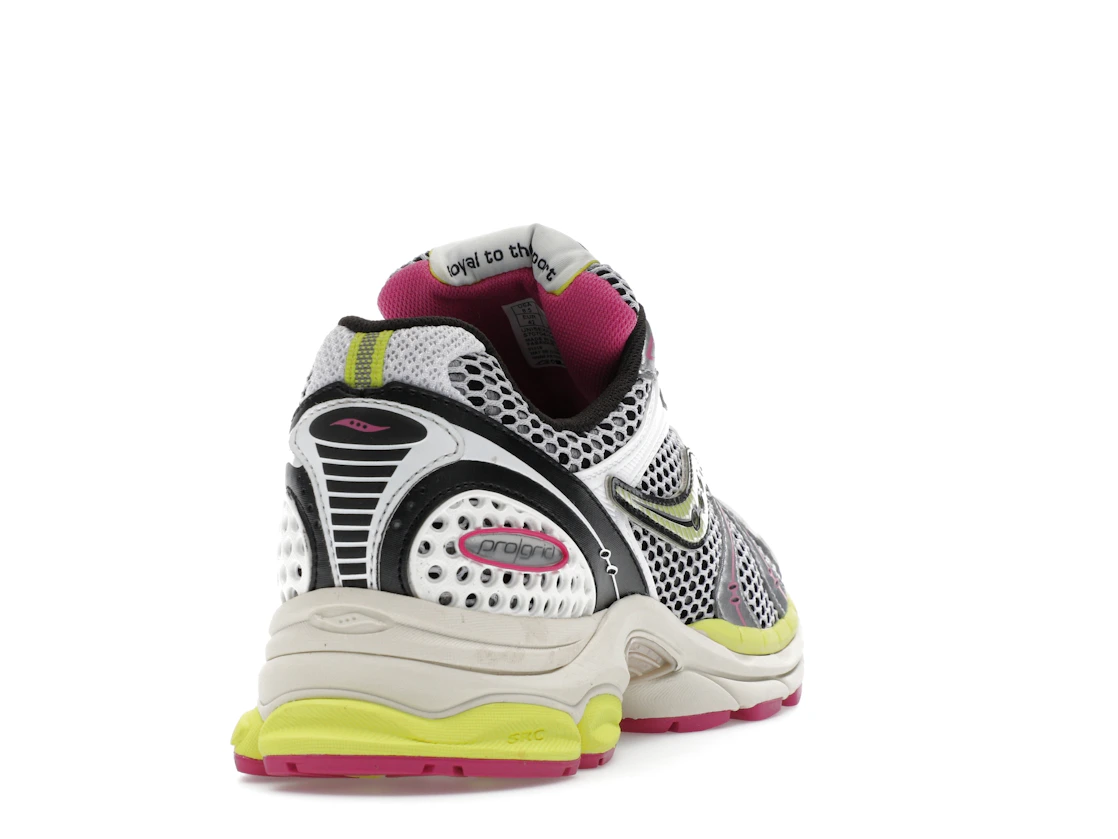 Vue 30 de Saucony ProGrid Triumph 4 White Fluo Pink