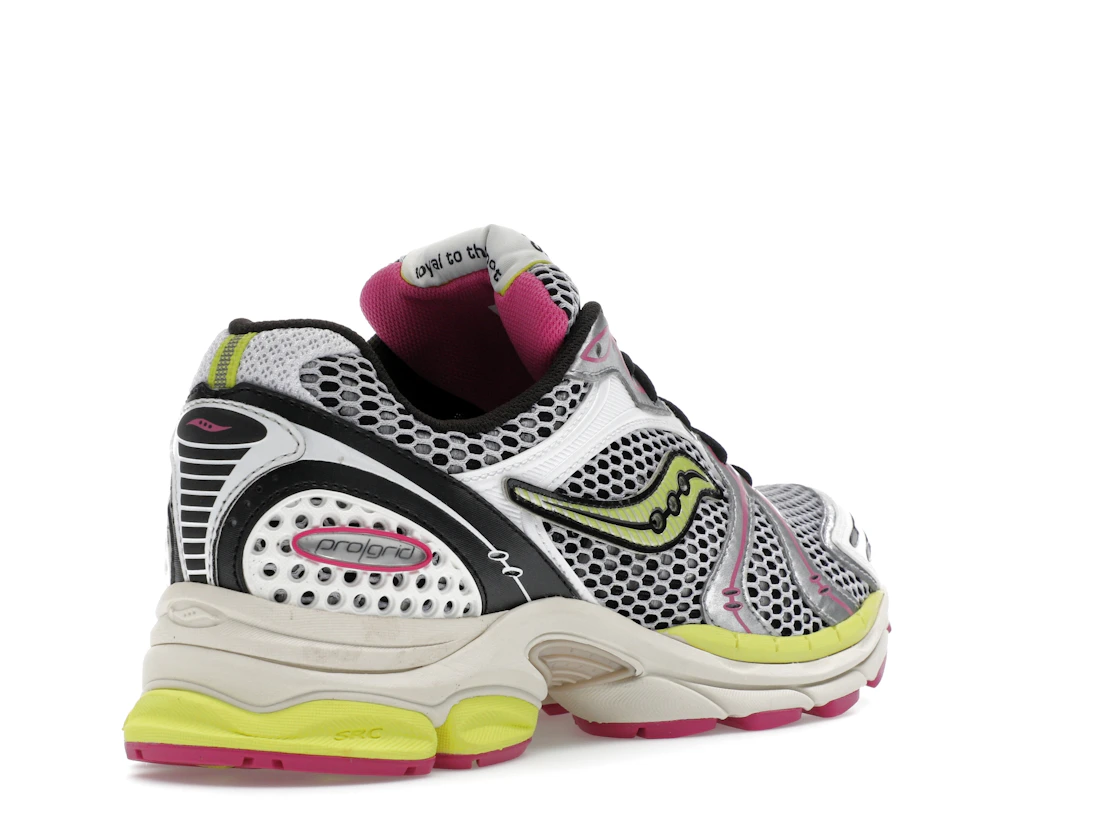Vue 32 de Saucony ProGrid Triumph 4 White Fluo Pink
