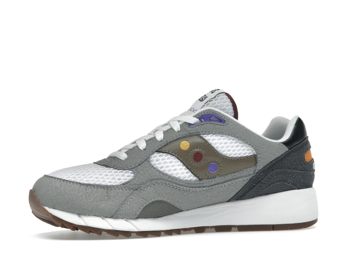 Vue 17 de Saucony Shadow 6000 Saucony & Friends Pack Hardcore Punk Scene