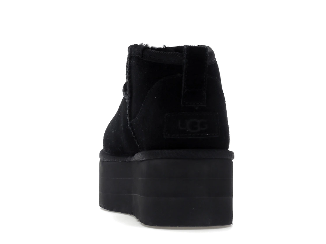 Vue 27 de UGG Classic Ultra Mini Platform Boot Black 