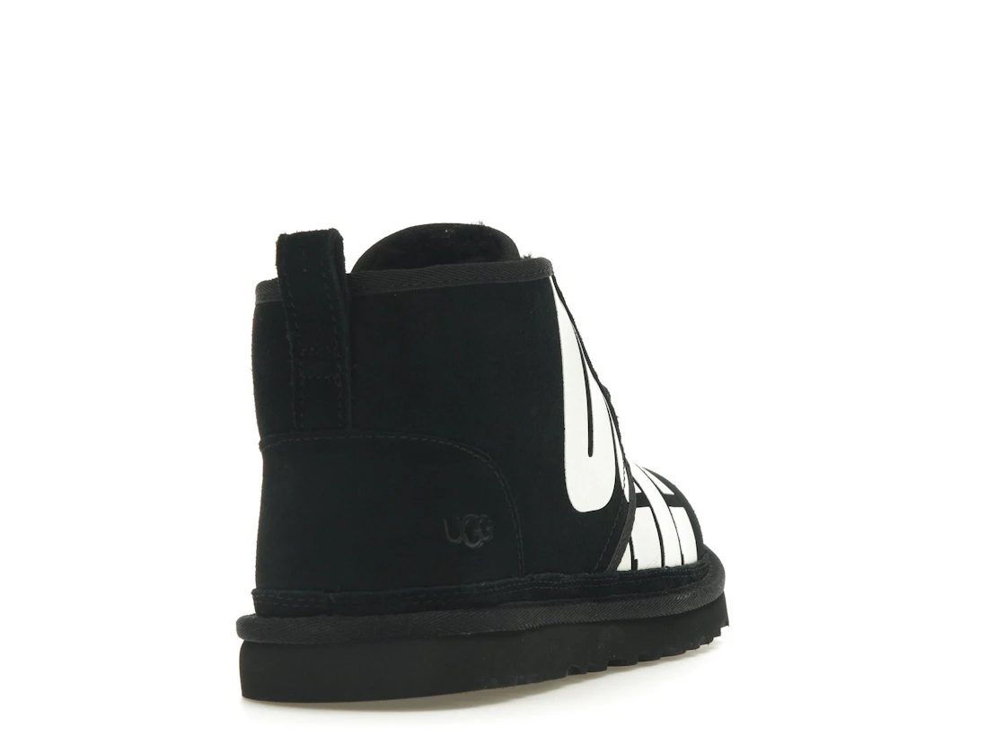 Vue 30 de UGG Neumel Boot Chopd Black White