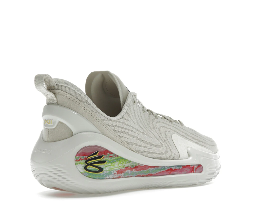 Vue 32 de Under Armour Curry Flow 12 STRN