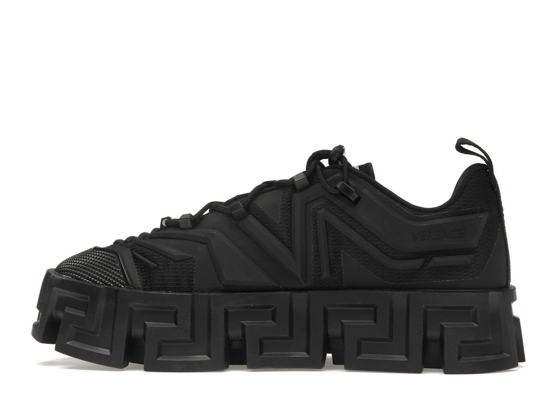 Vue 20 de Versace Greca Labyrinth Lace-up Sneaker Black
