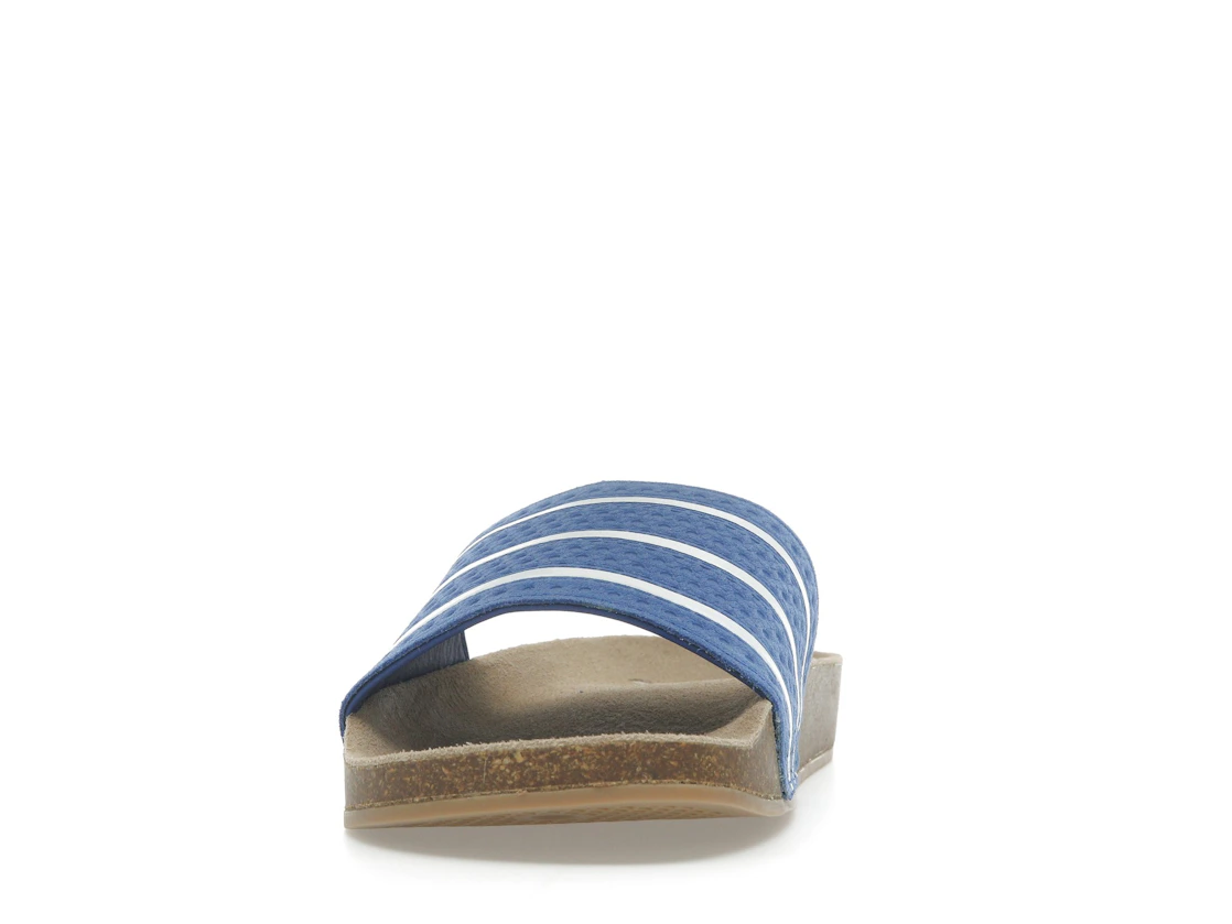 Vue 11 de adidas Adilette Slides Royal Blue Core White Gum