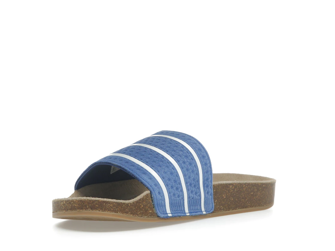 Vue 14 de adidas Adilette Slides Royal Blue Core White Gum