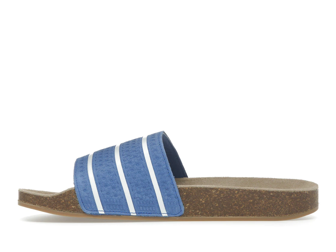 Vue 19 de adidas Adilette Slides Royal Blue Core White Gum