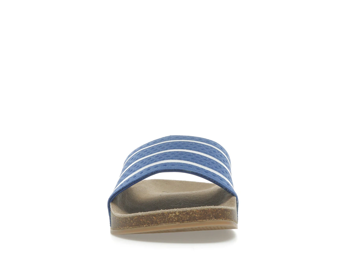 Vue 10 de adidas Adilette Slides Royal Blue Core White Gum