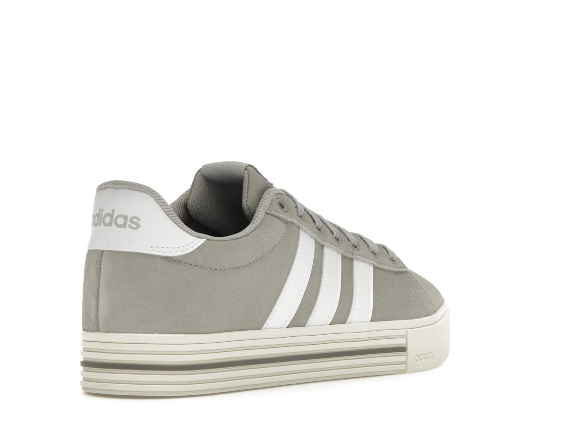 Vue 32 de adidas Daily 4.0 Grey Cloud White Off White