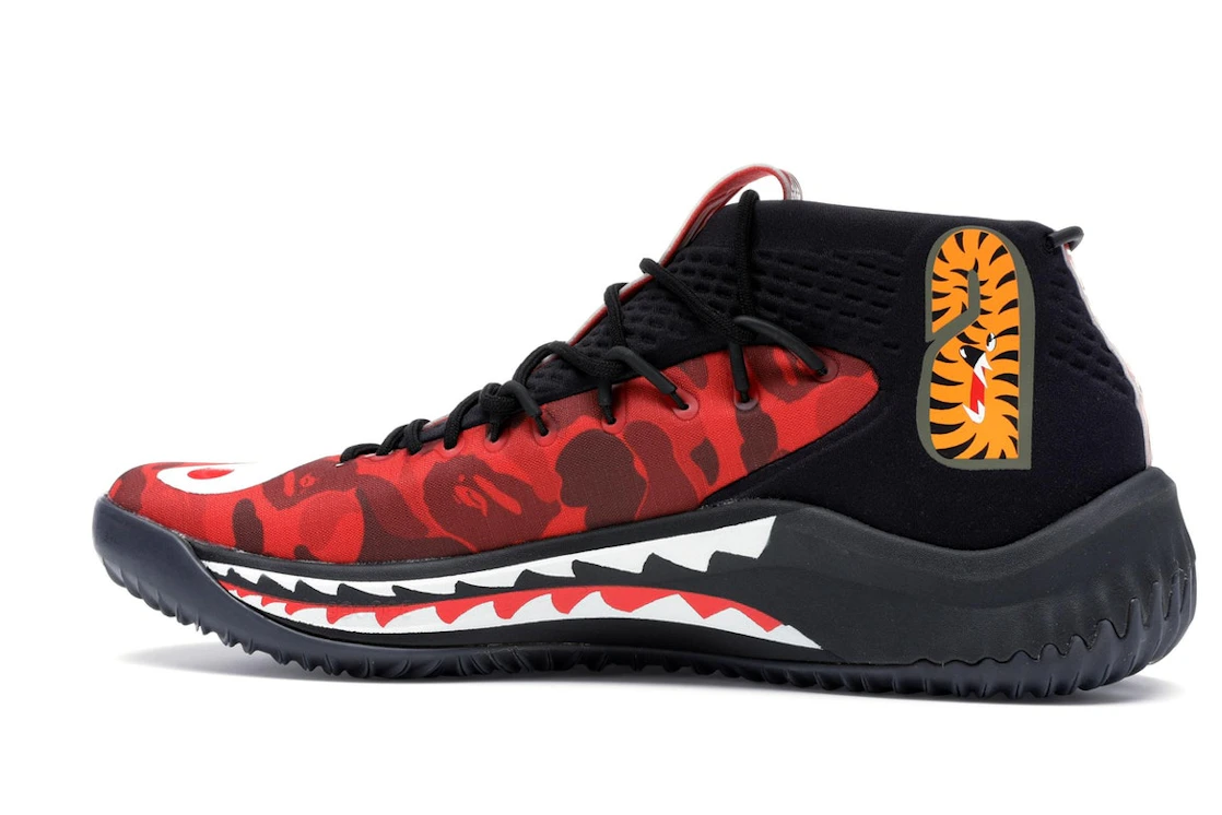 Vue 21 de adidas Dame 4 A Bathing Ape Red